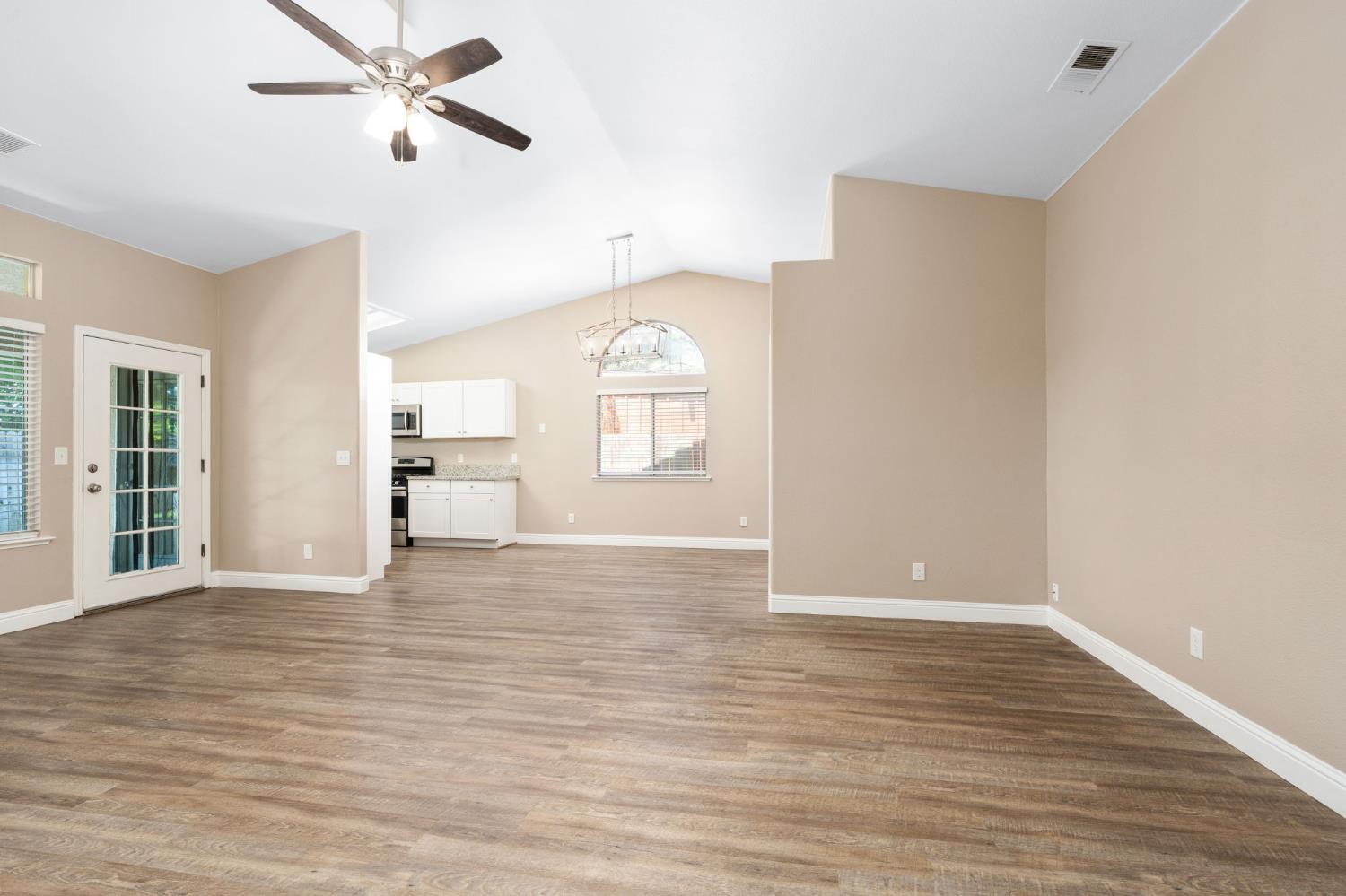 4033 W Providence Ave, Fresno, CA 93722
