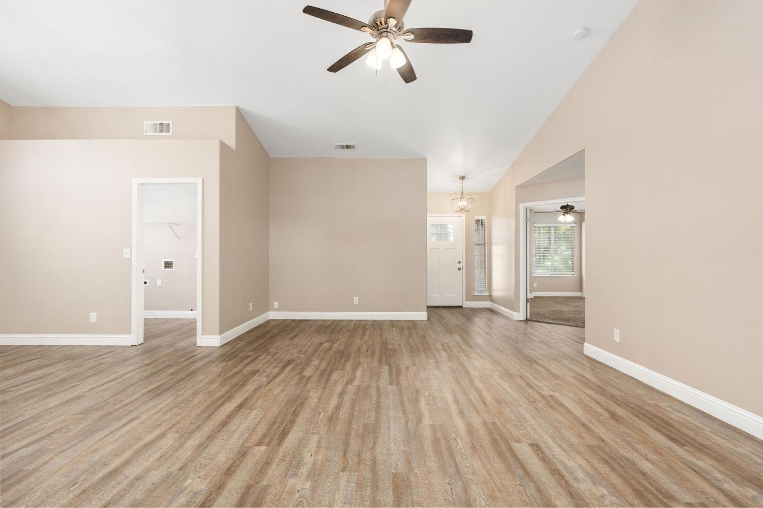 4033 W Providence Ave, Fresno, CA 93722