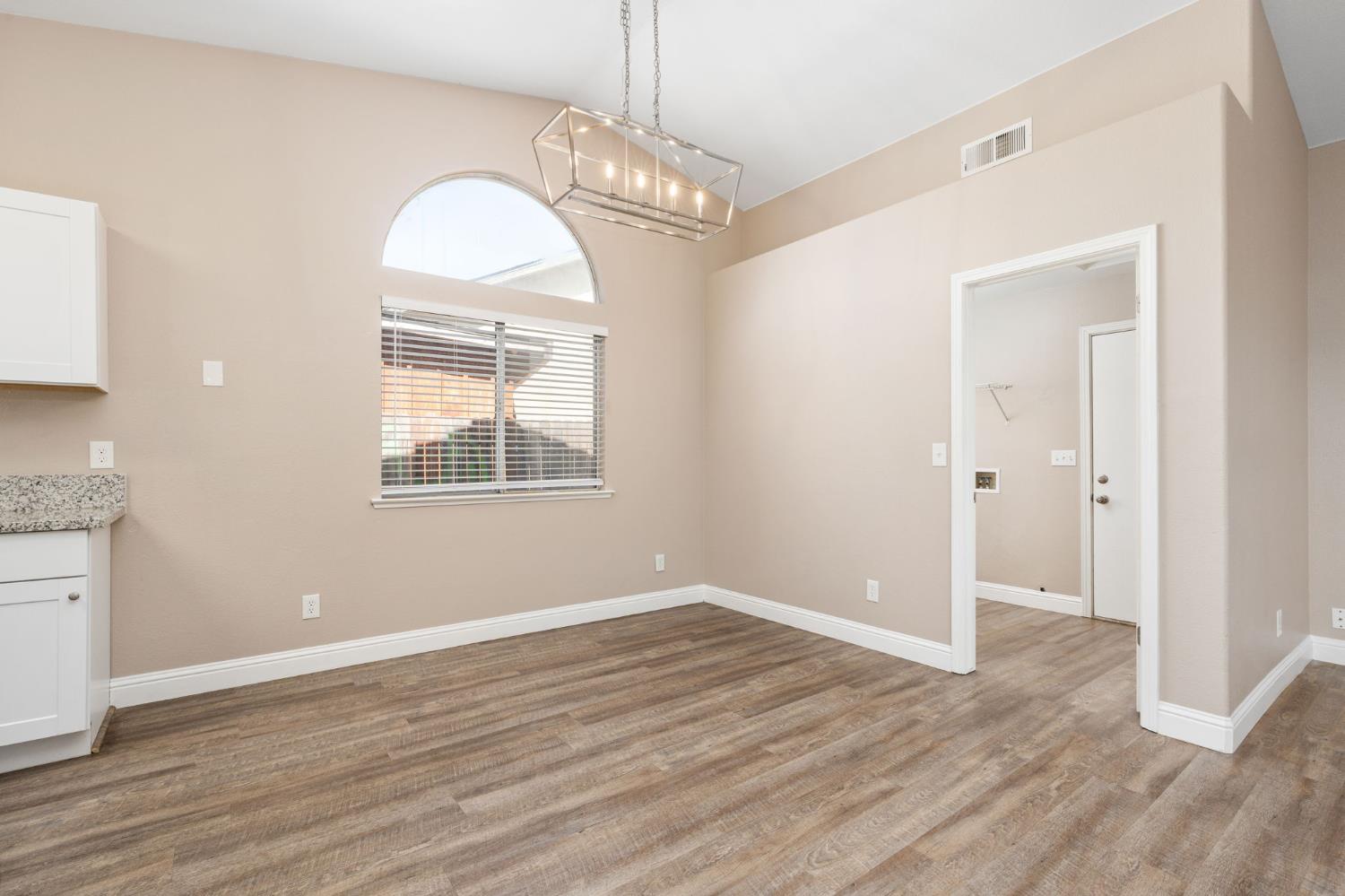 4033 W Providence Ave, Fresno, CA 93722