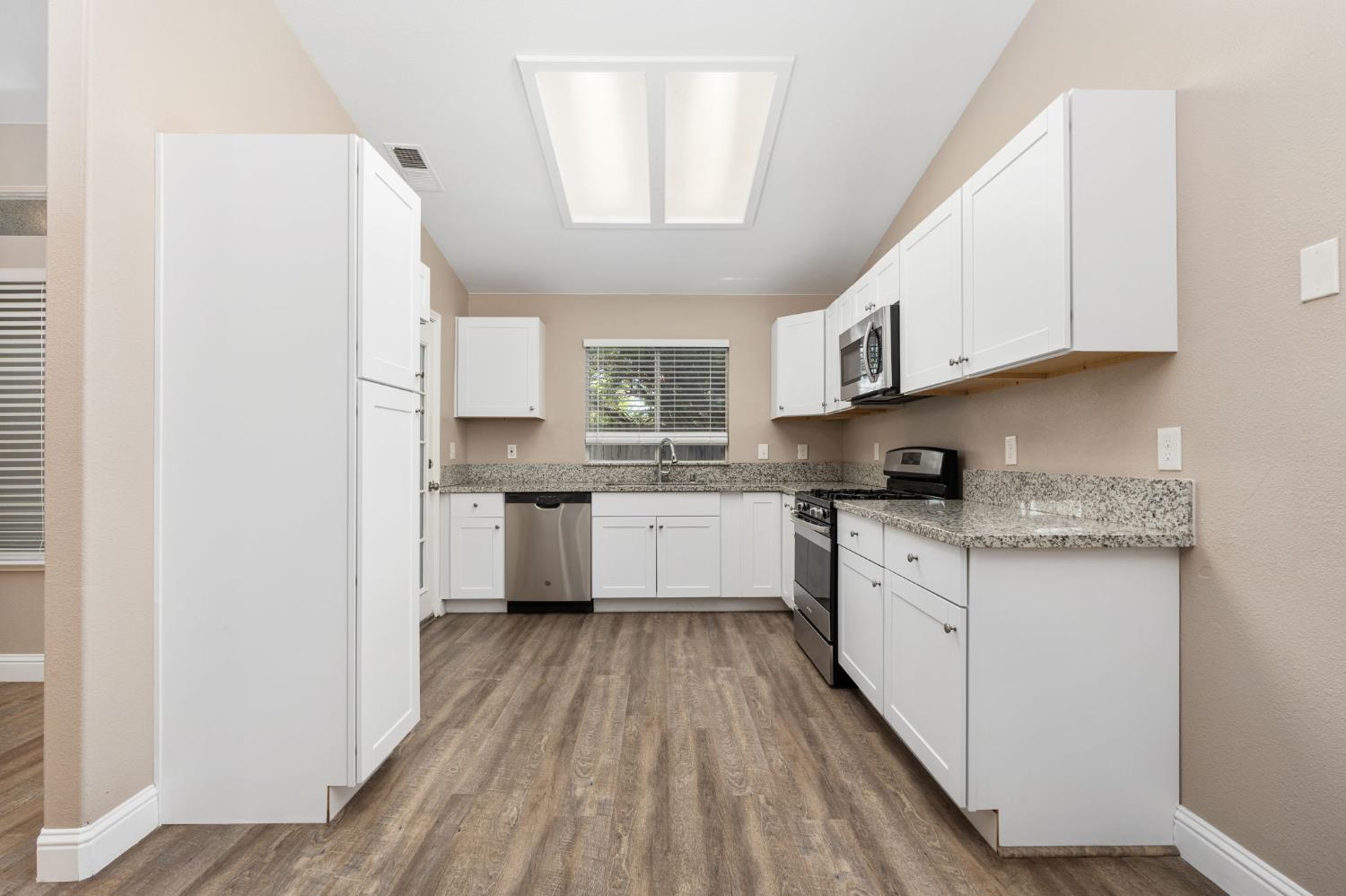 4033 W Providence Ave, Fresno, CA 93722