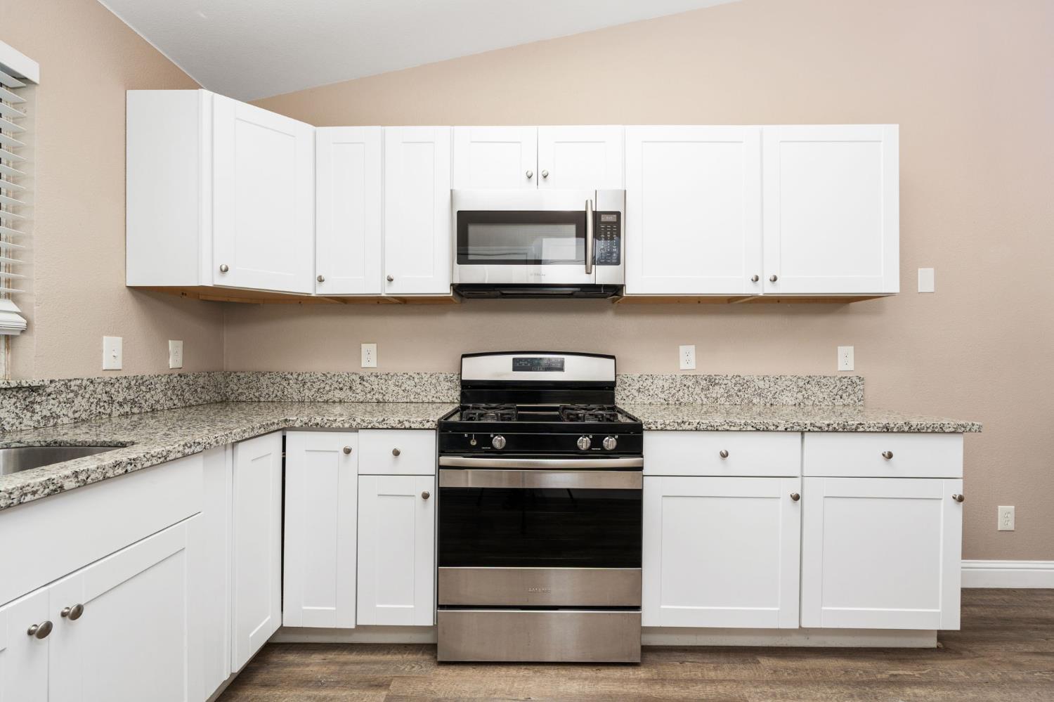 4033 W Providence Ave, Fresno, CA 93722
