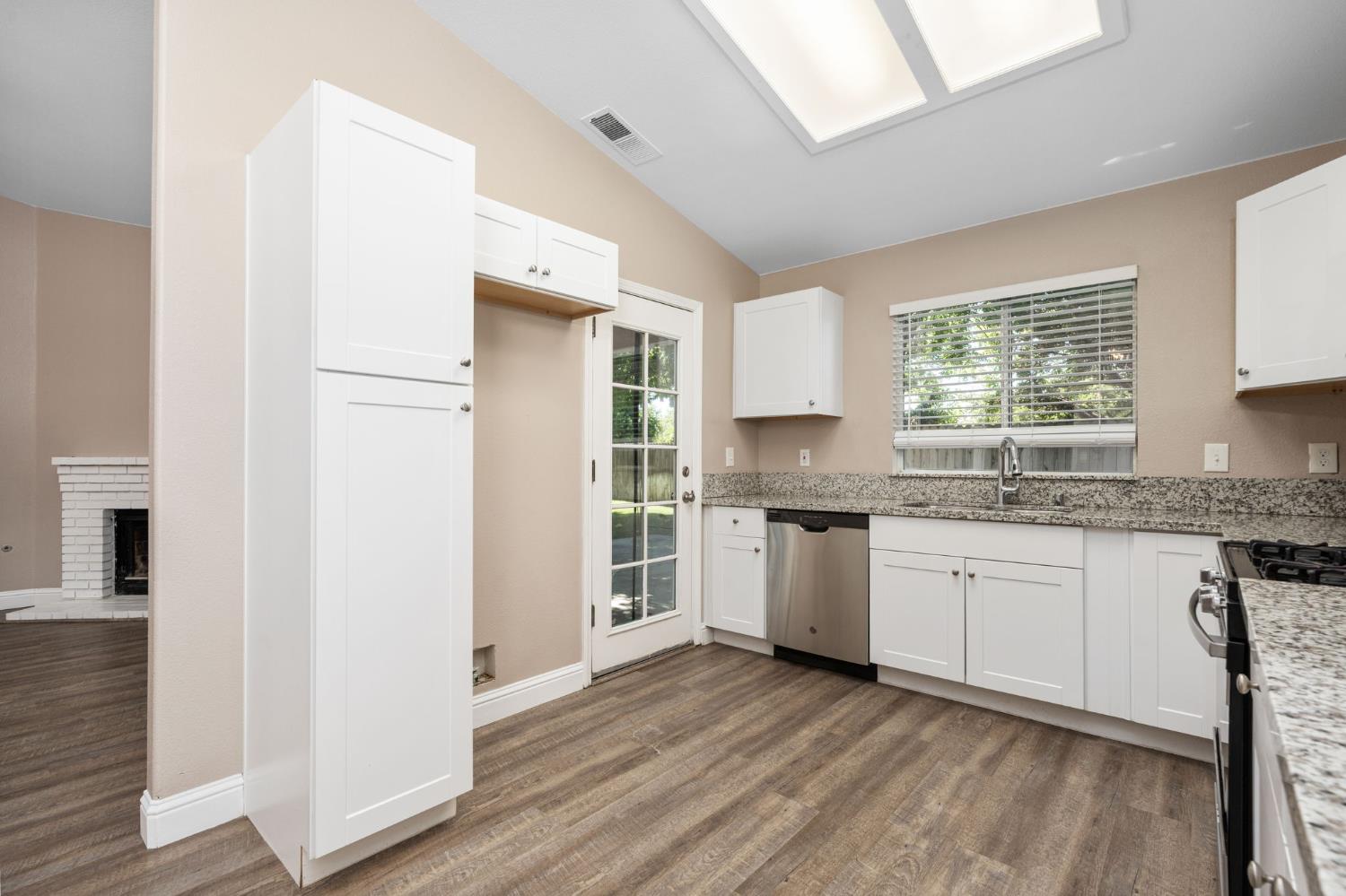 4033 W Providence Ave, Fresno, CA 93722