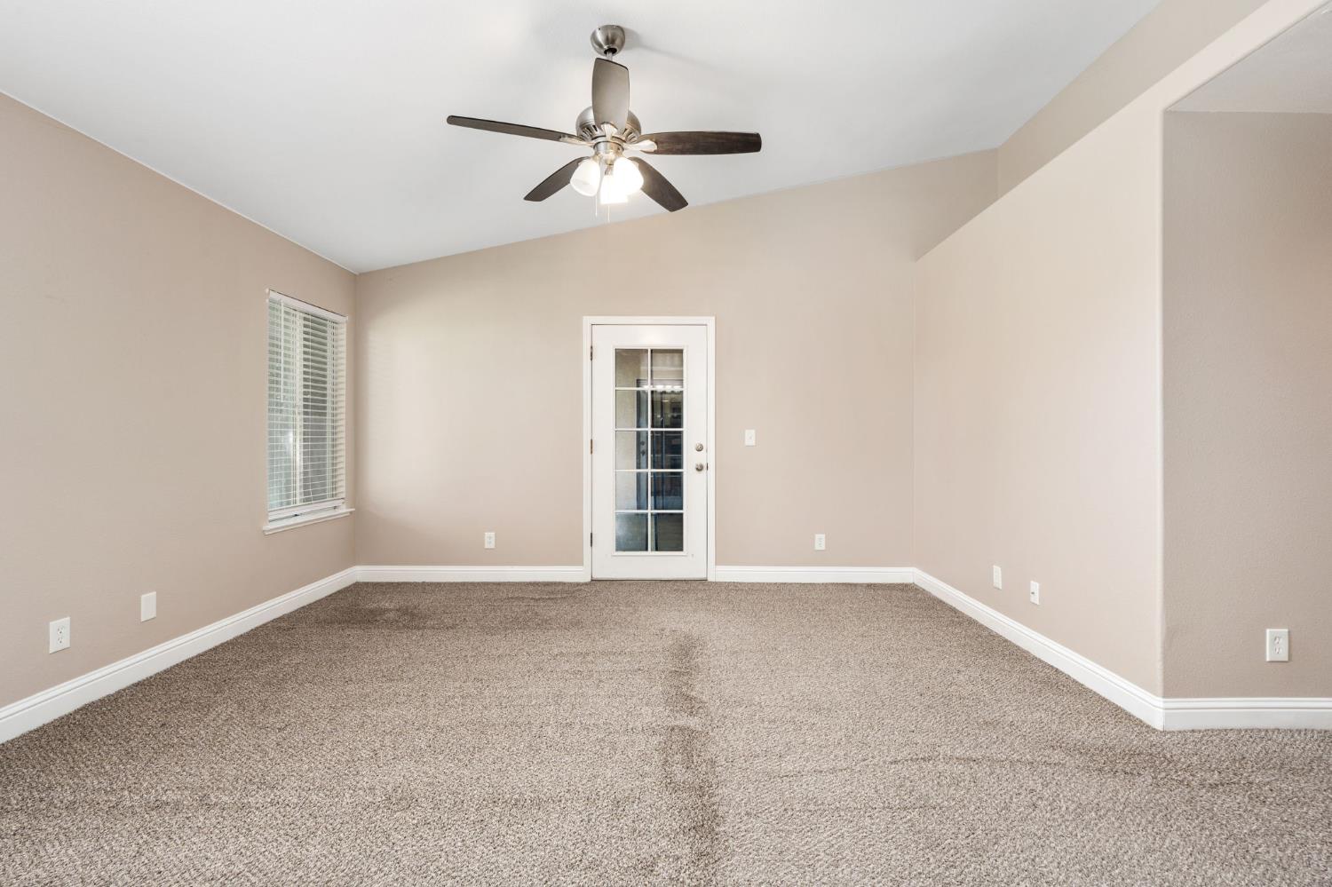 4033 W Providence Ave, Fresno, CA 93722