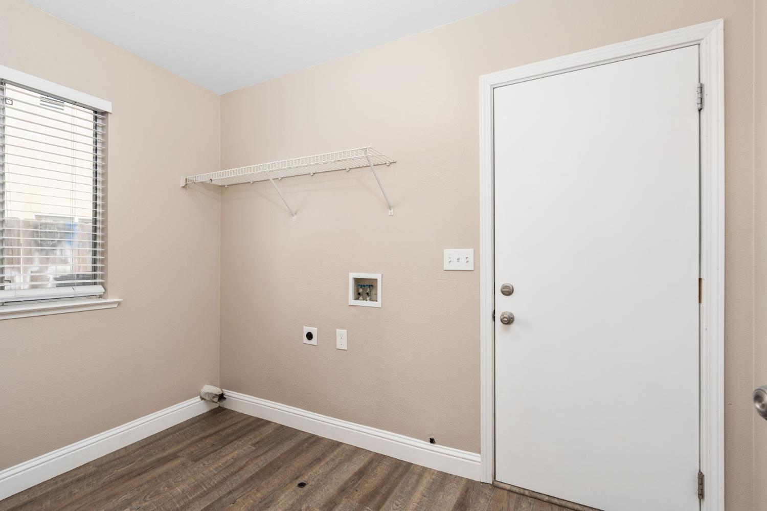 4033 W Providence Ave, Fresno, CA 93722