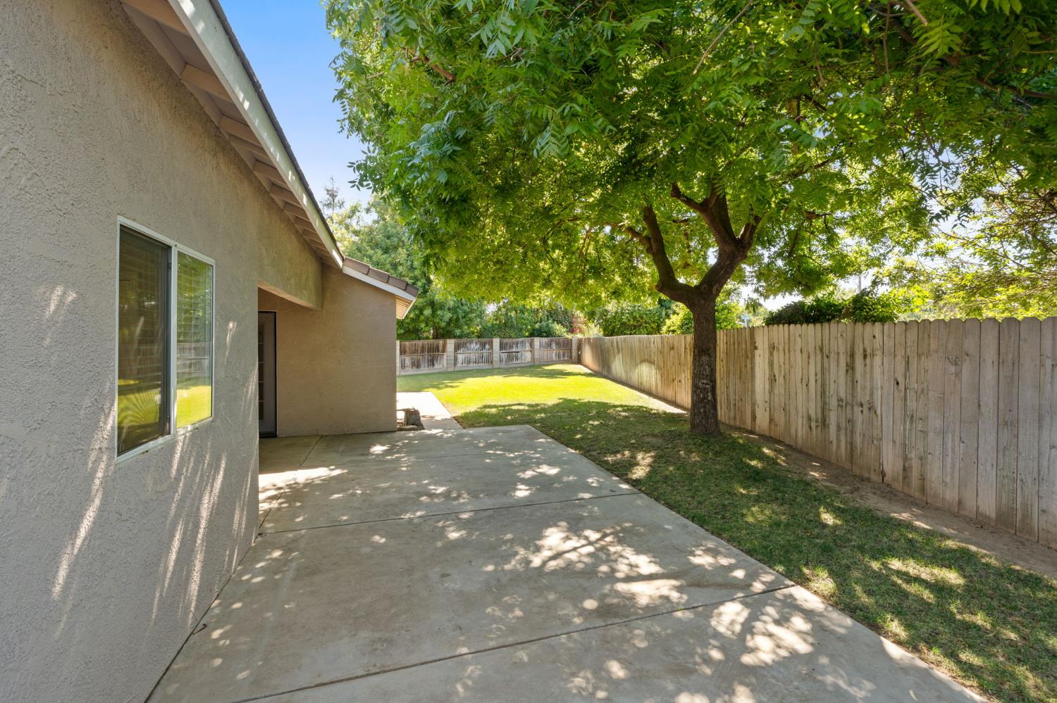 4033 W Providence Ave, Fresno, CA 93722