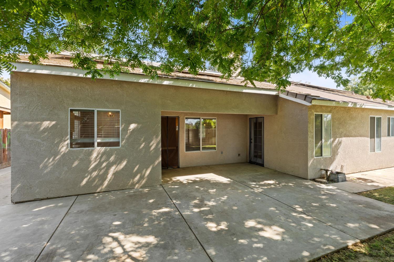 4033 W Providence Ave, Fresno, CA 93722