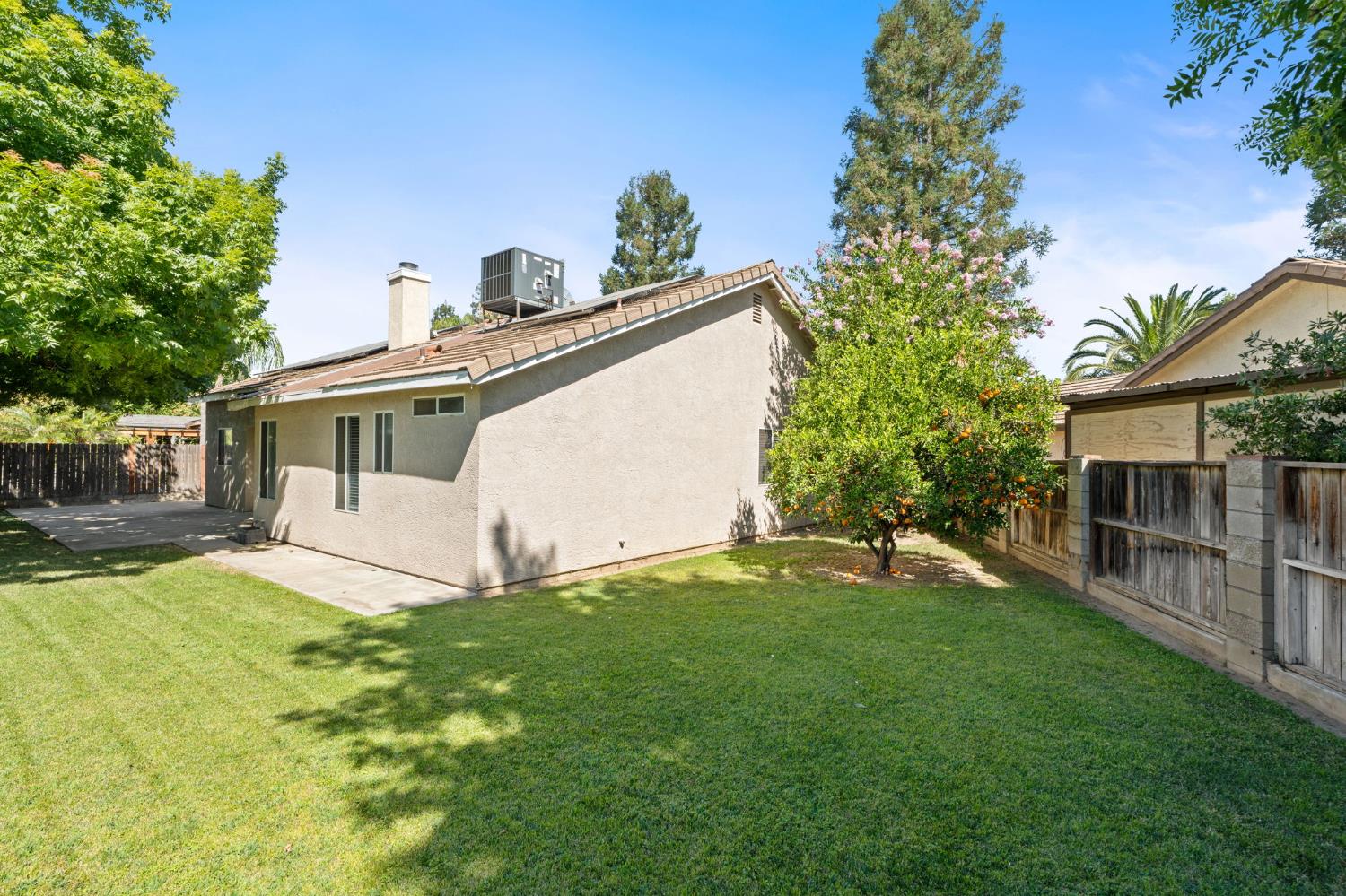 4033 W Providence Ave, Fresno, CA 93722