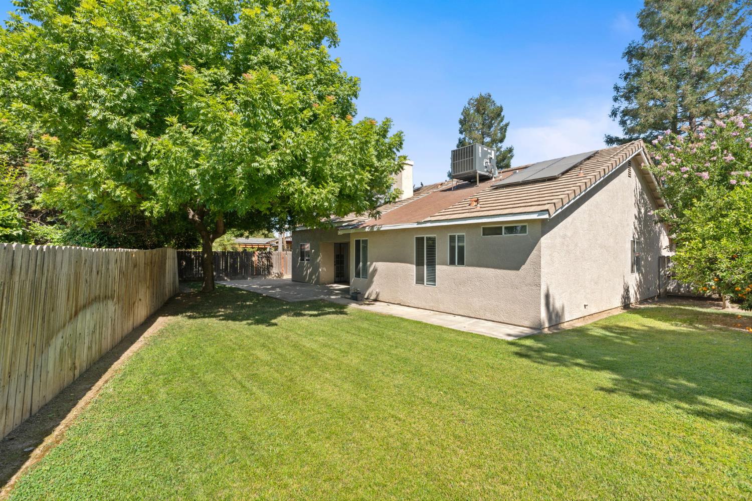 4033 W Providence Ave, Fresno, CA 93722