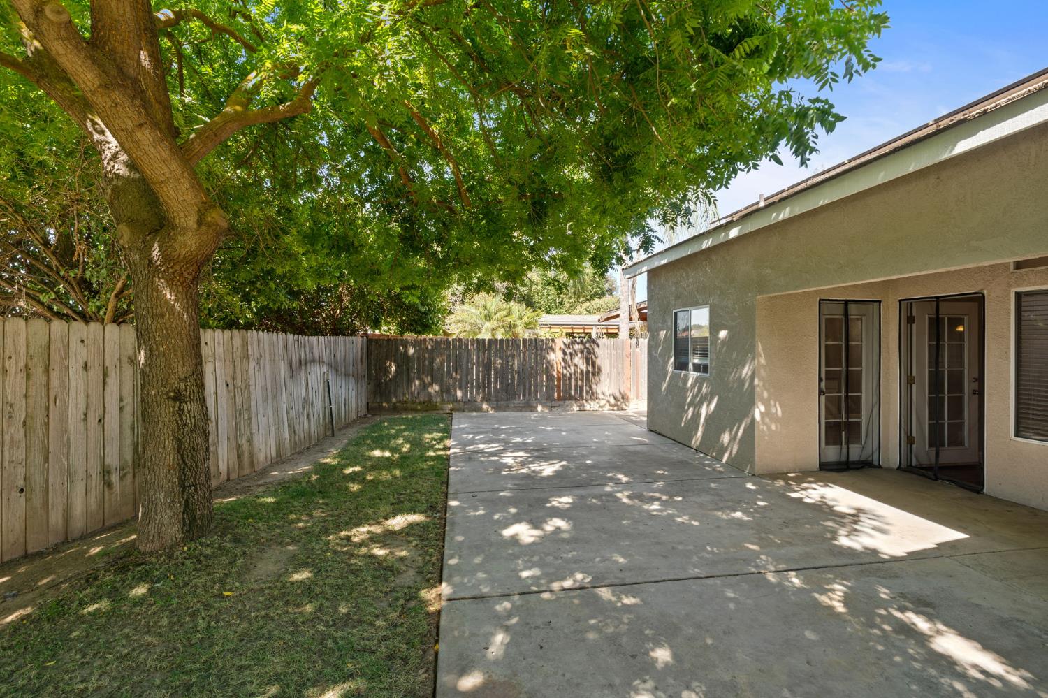 4033 W Providence Ave, Fresno, CA 93722