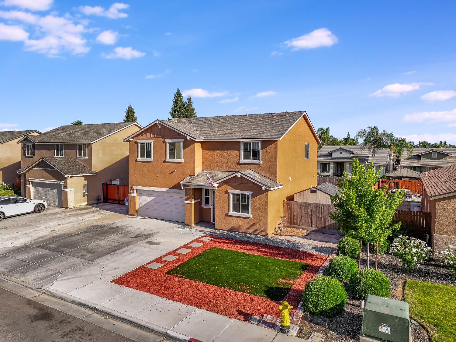 1869 E Gum Ave, Reedley, CA 93654
