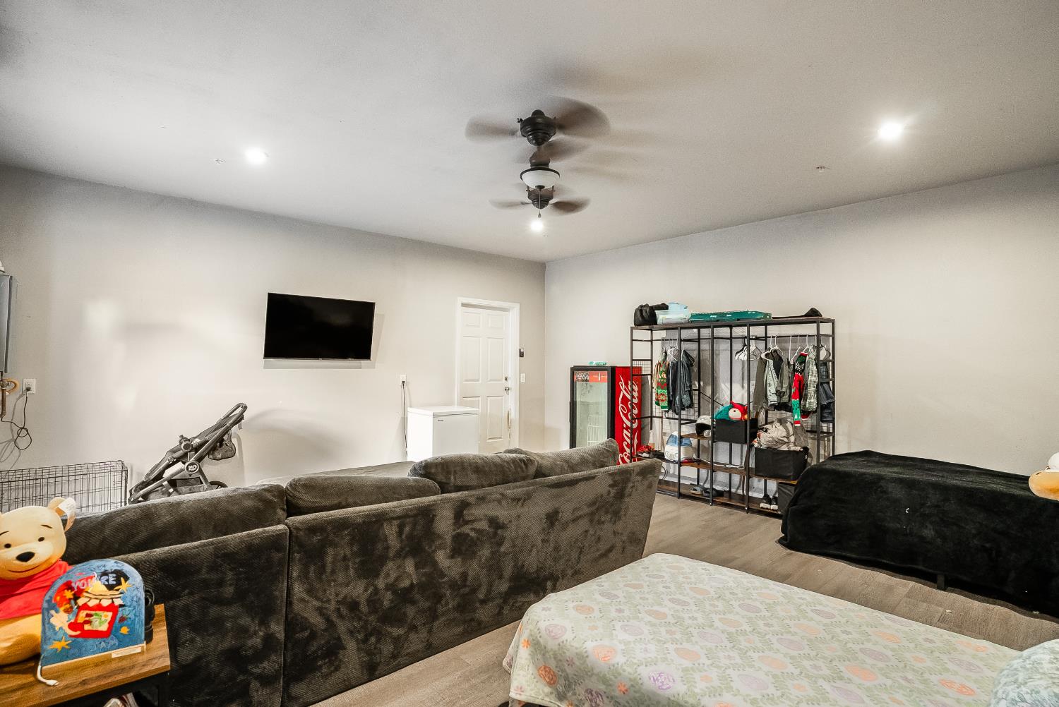 1869 E Gum Ave, Reedley, CA 93654