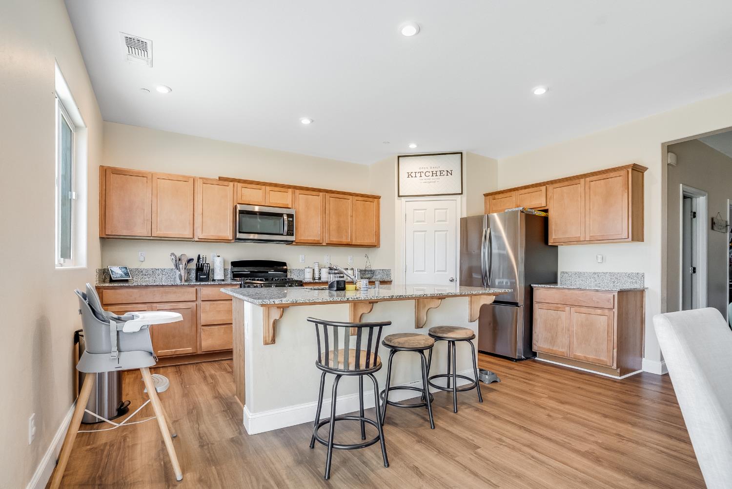 1869 E Gum Ave, Reedley, CA 93654