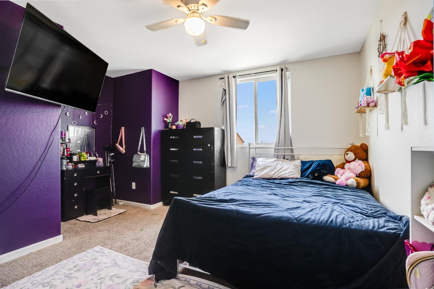 1869 E Gum Ave, Reedley, CA 93654