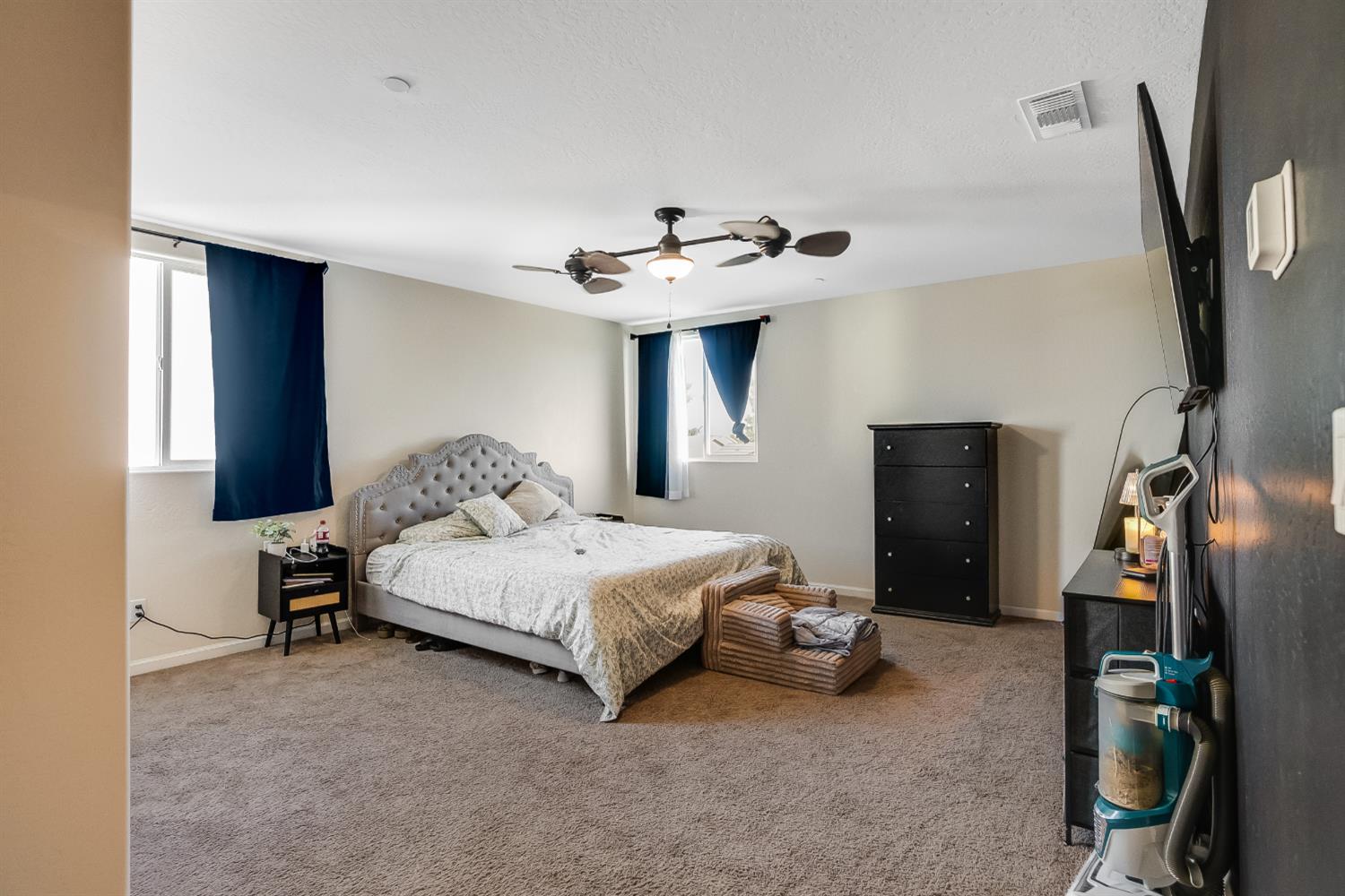 1869 E Gum Ave, Reedley, CA 93654