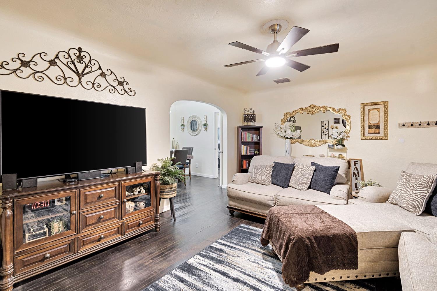 1620 E Michigan Ave, Fresno, CA 93704