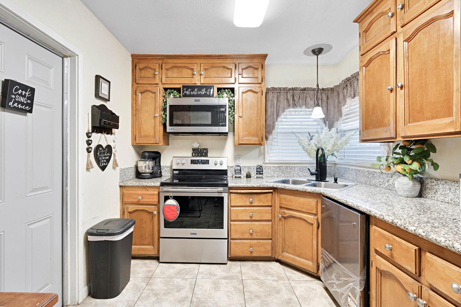 1620 E Michigan Ave, Fresno, CA 93704