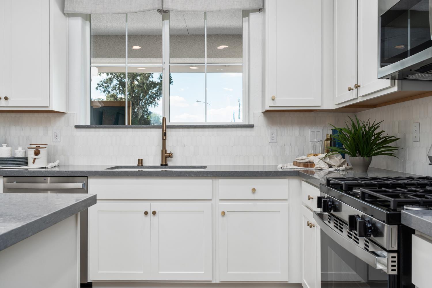 294 N Vista Ave., Fowler, CA 93625
