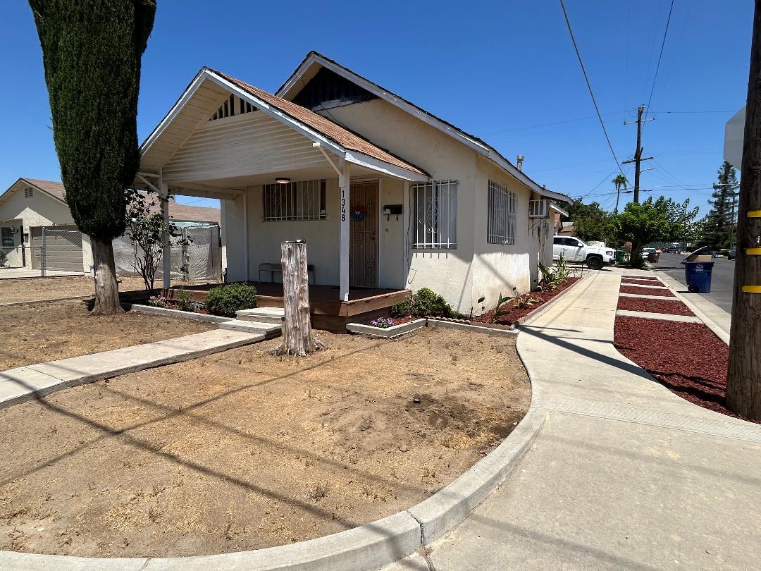 1348 Sanger Ave, Sanger, CA 93657