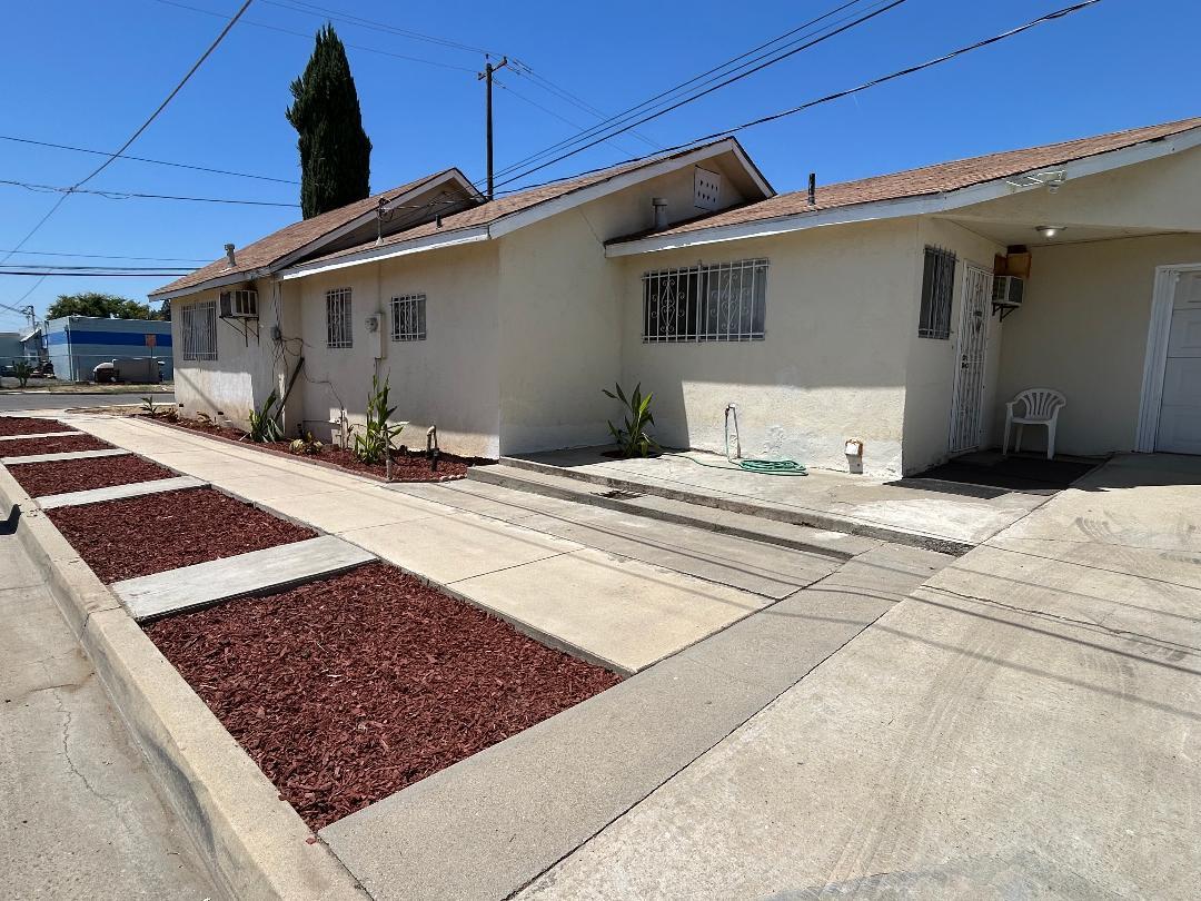 1348 Sanger Ave, Sanger, CA 93657
