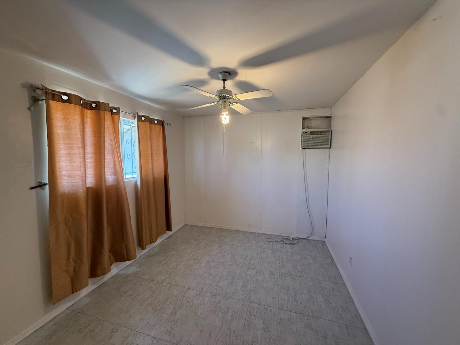 1348 Sanger Ave, Sanger, CA 93657