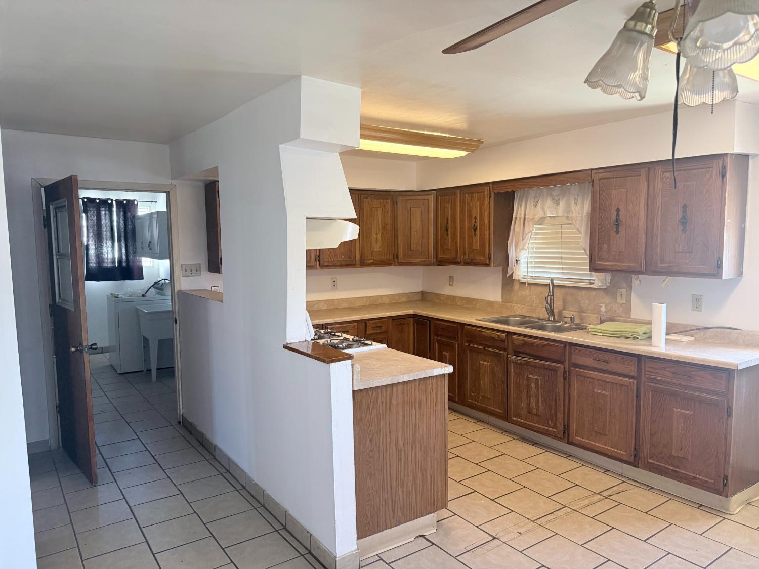 1348 Sanger Ave, Sanger, CA 93657