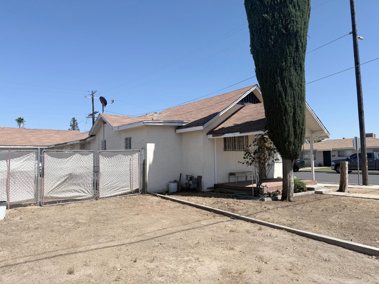 1348 Sanger Ave, Sanger, CA 93657