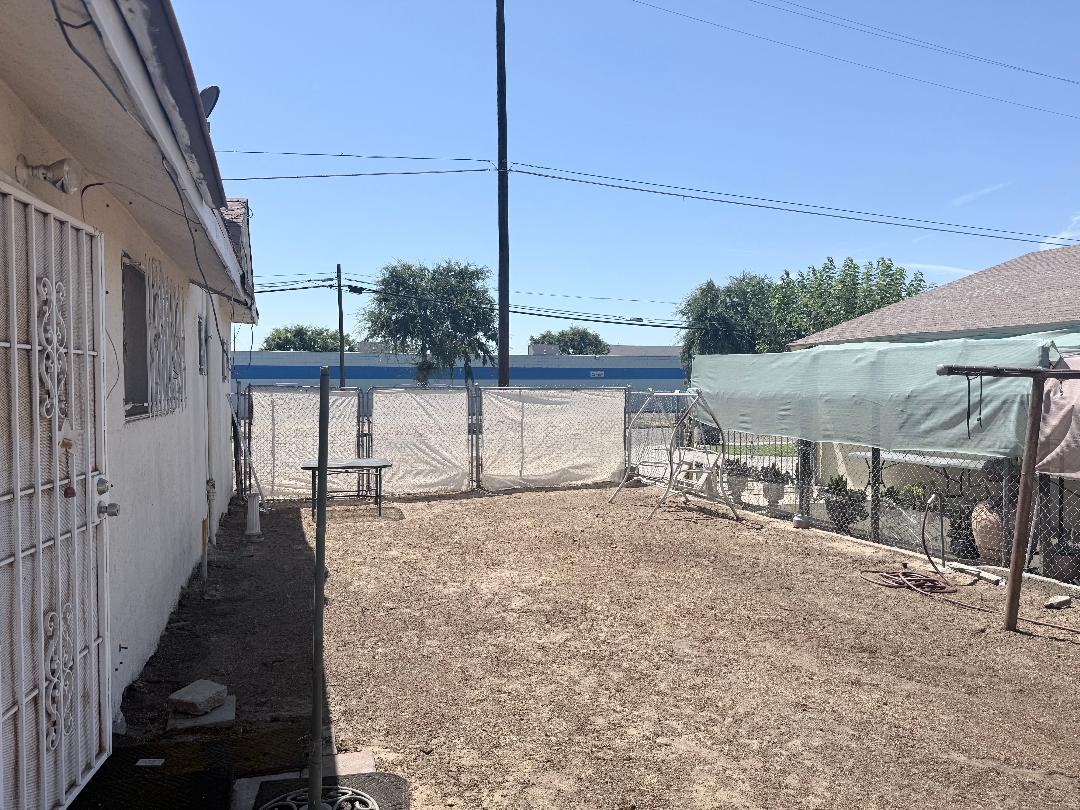 1348 Sanger Ave, Sanger, CA 93657
