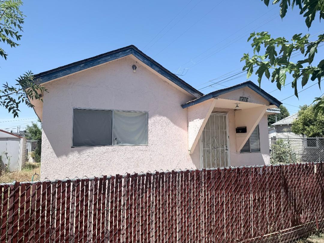 1348 Sanger Ave, Sanger, CA 93657