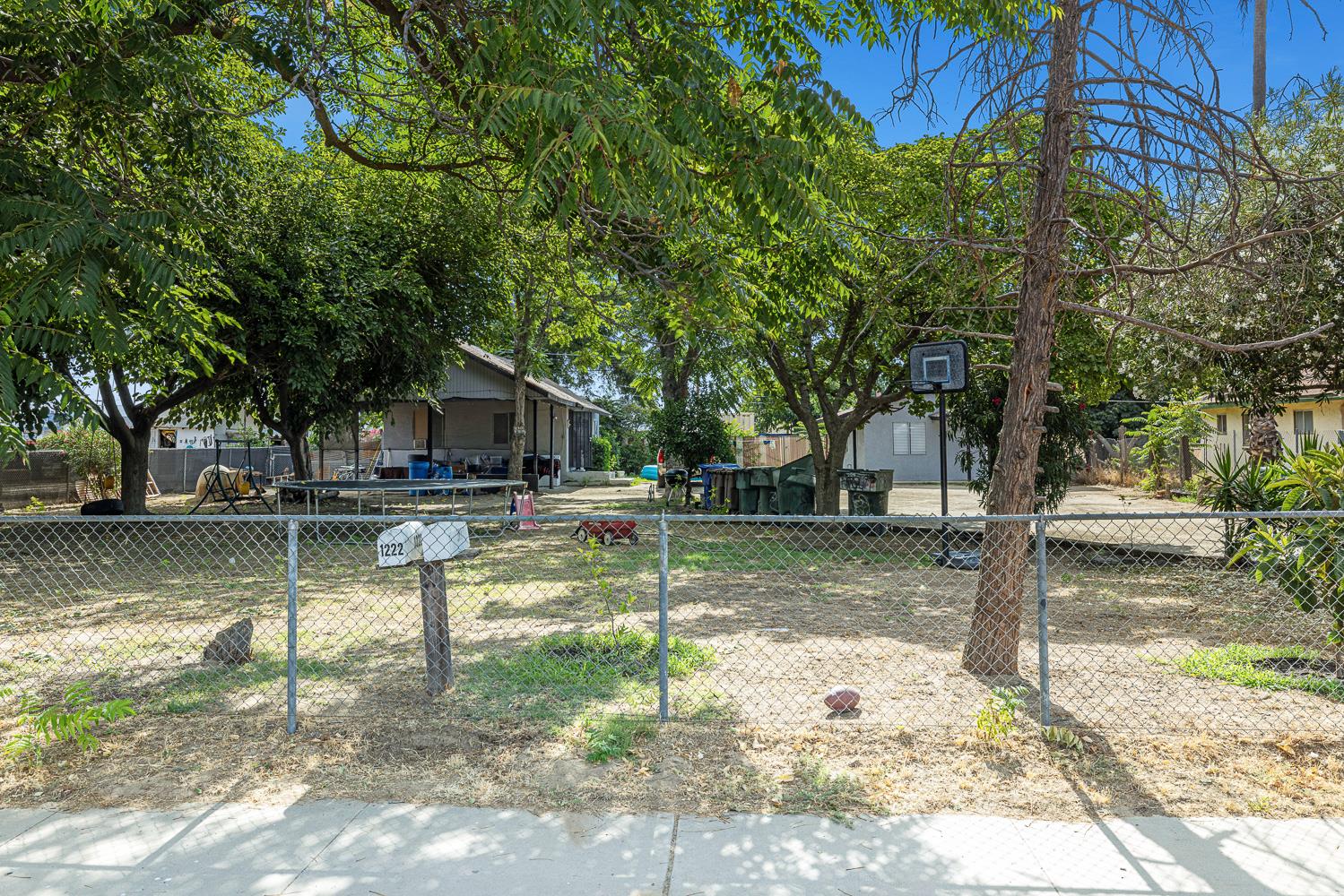 1222 Olive Ave, Sanger, CA 93657