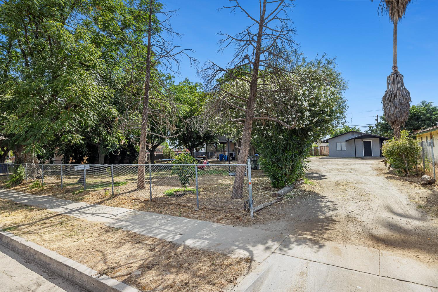 1222 Olive Ave, Sanger, CA 93657