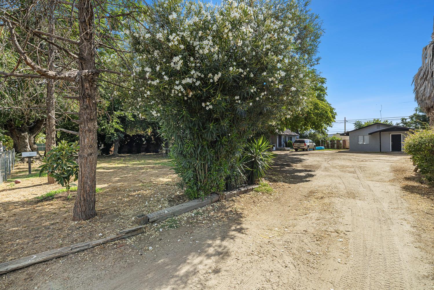 1222 Olive Ave, Sanger, CA 93657