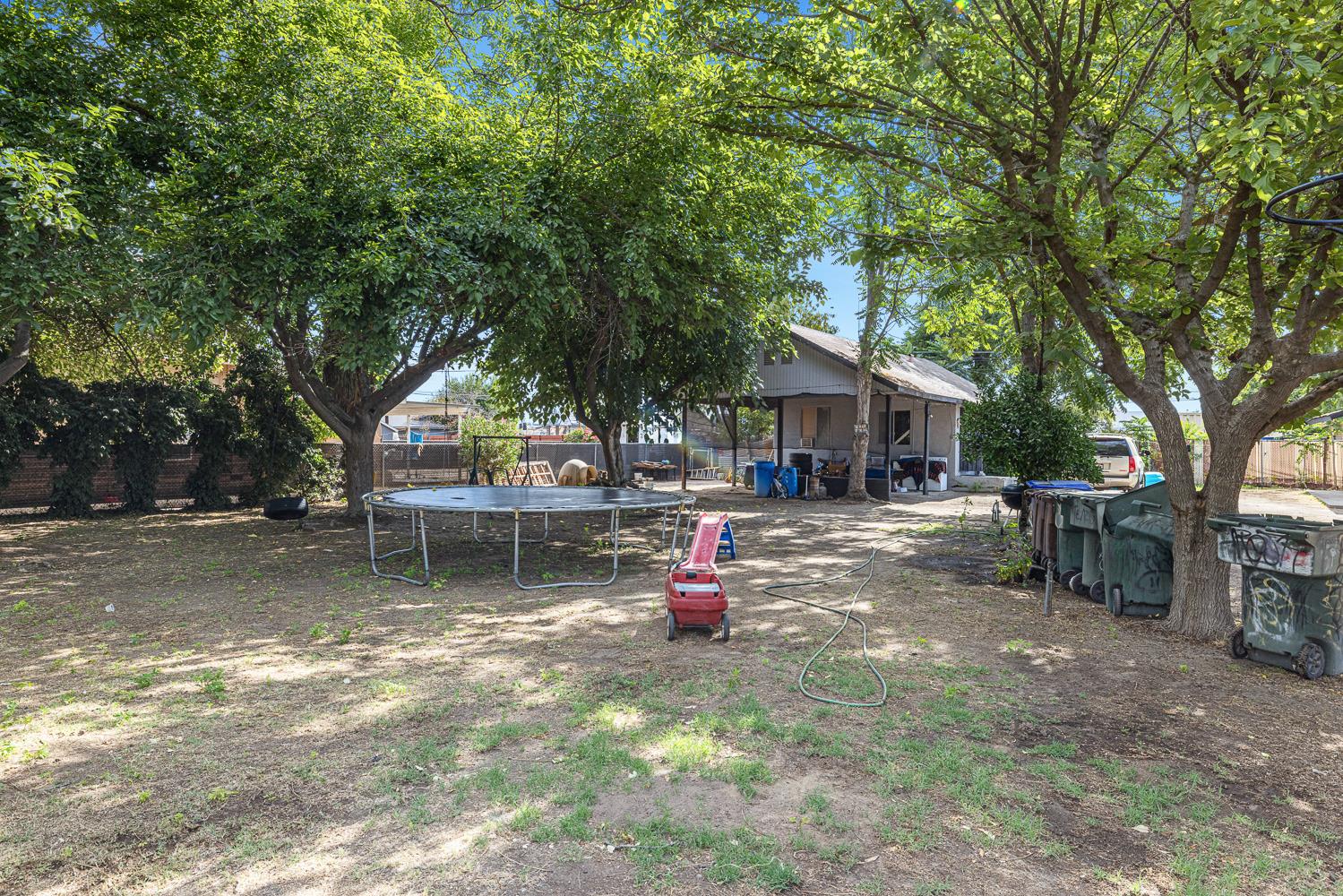 1222 Olive Ave, Sanger, CA 93657