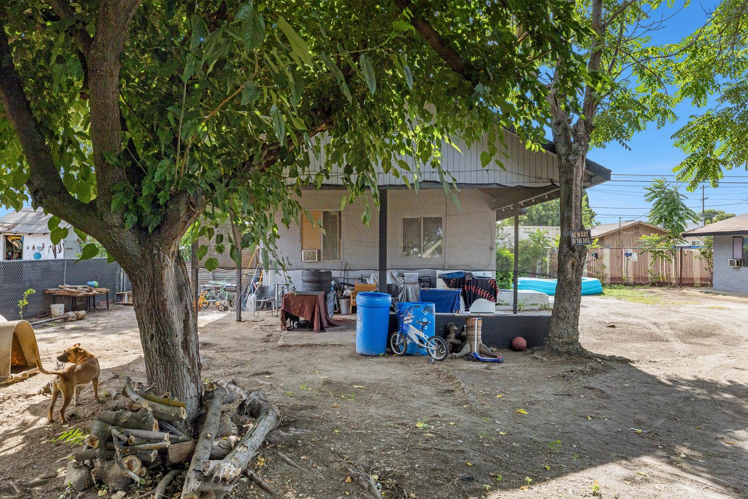 1222 Olive Ave, Sanger, CA 93657