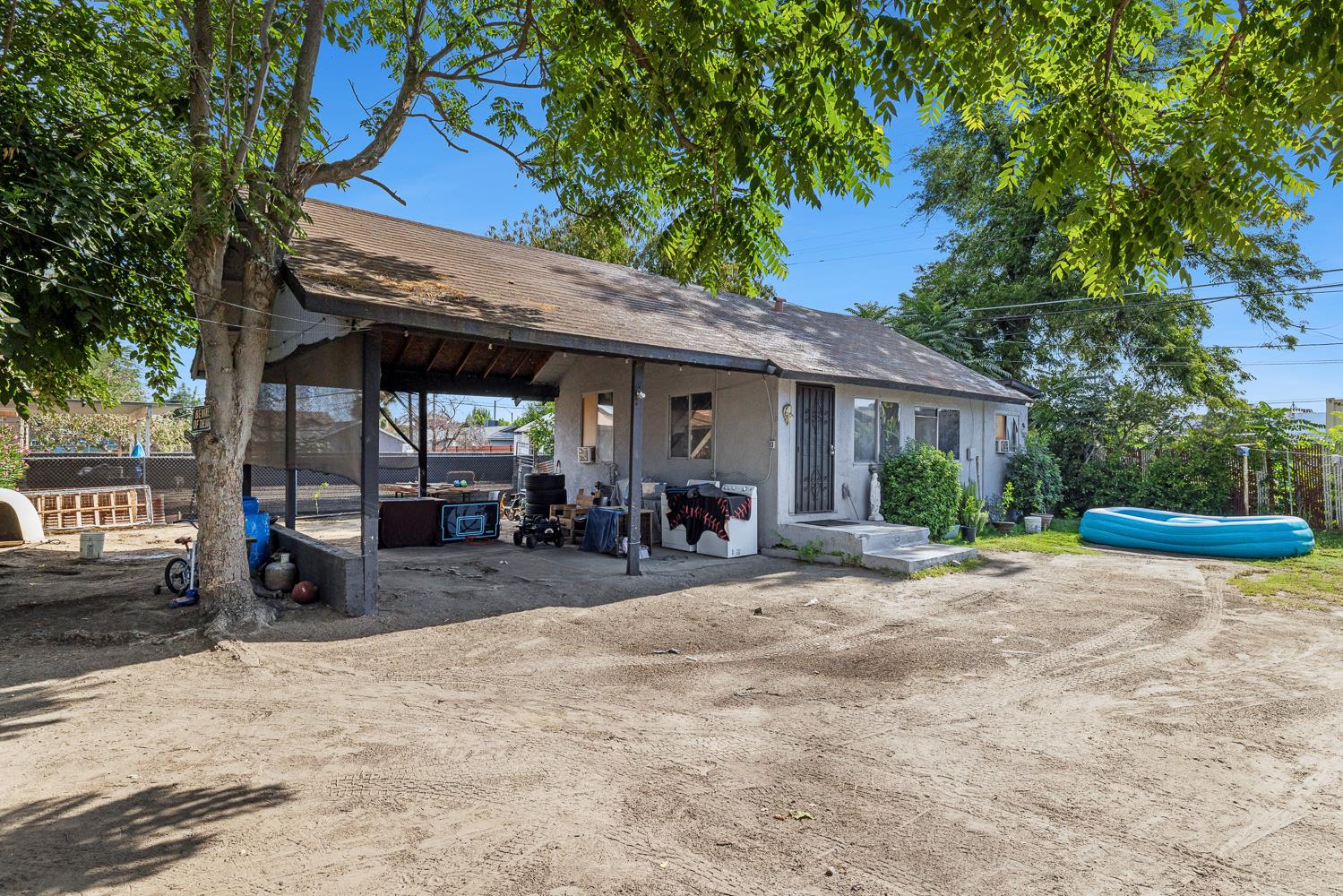 1222 Olive Ave, Sanger, CA 93657