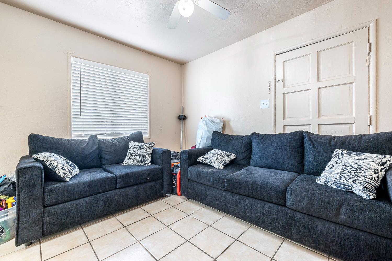 1222 Olive Ave, Sanger, CA 93657