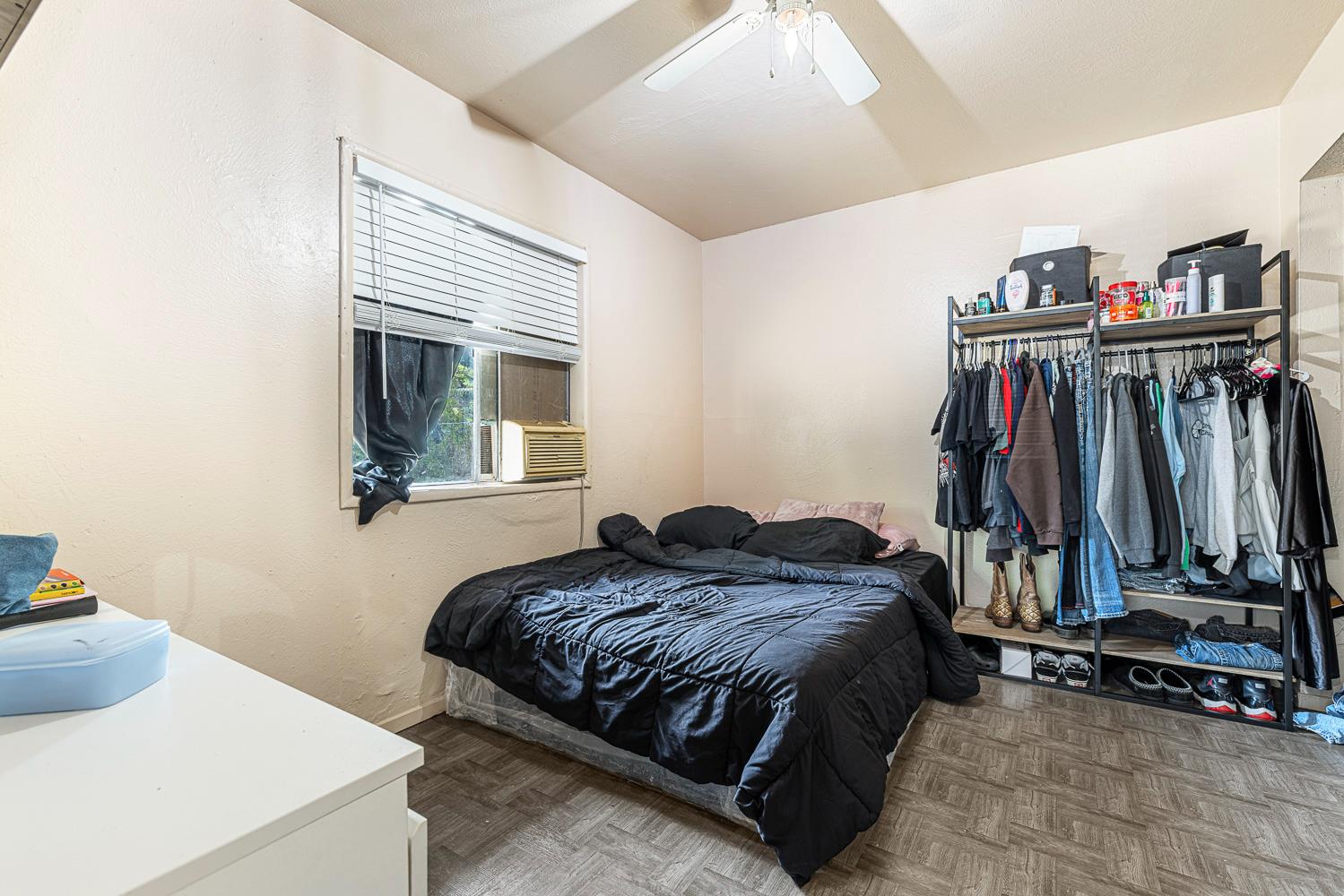 1222 Olive Ave, Sanger, CA 93657