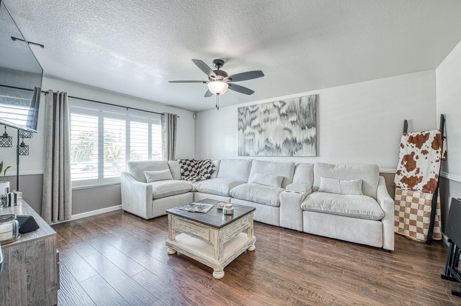 3034 W Indianapolis Ave, Fresno, CA 93722