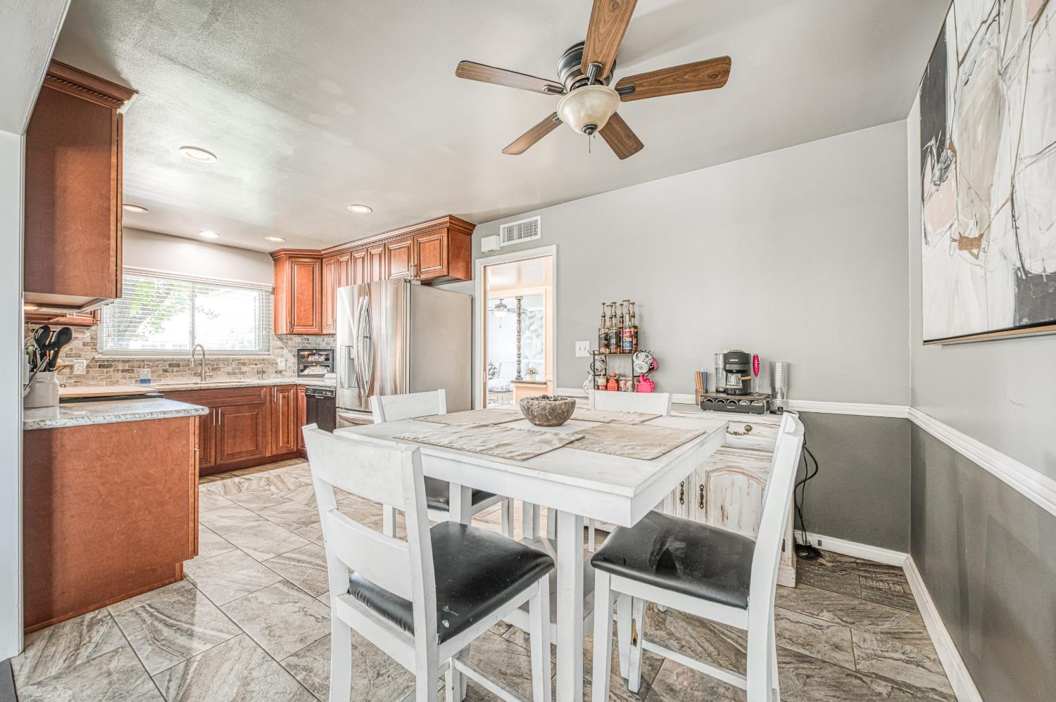 3034 W Indianapolis Ave, Fresno, CA 93722