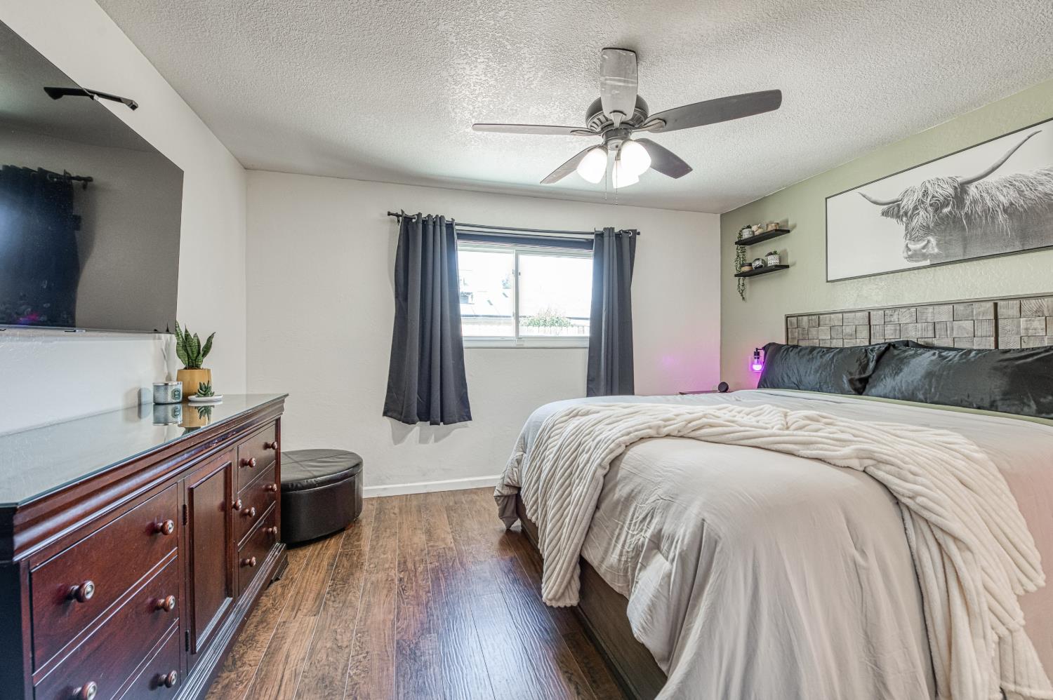 3034 W Indianapolis Ave, Fresno, CA 93722