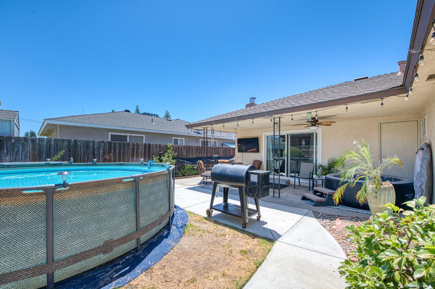 3034 W Indianapolis Ave, Fresno, CA 93722