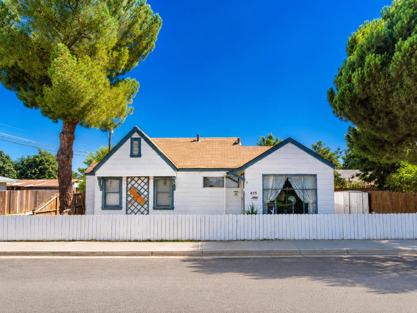455 Baker St, Coalinga, CA 93210