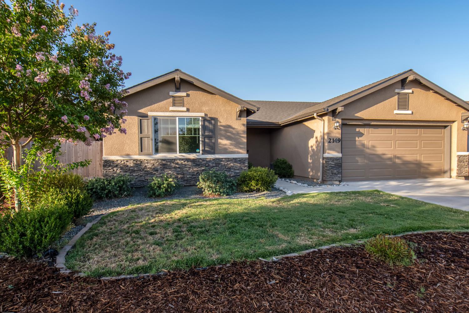 2149 E Sweet Ave, Visalia, CA 93292