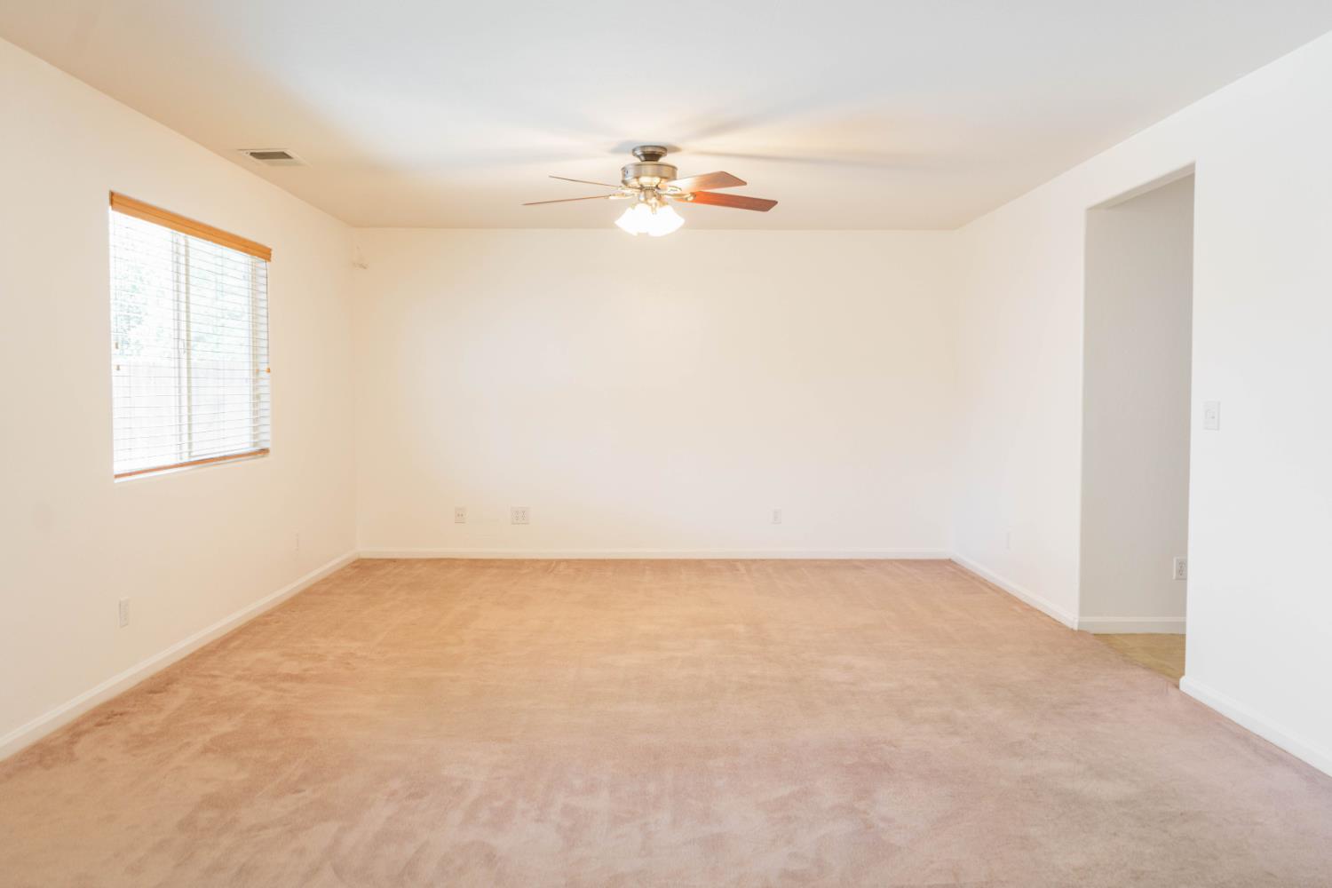 809 S Cypress Ave, Fresno, CA 93727