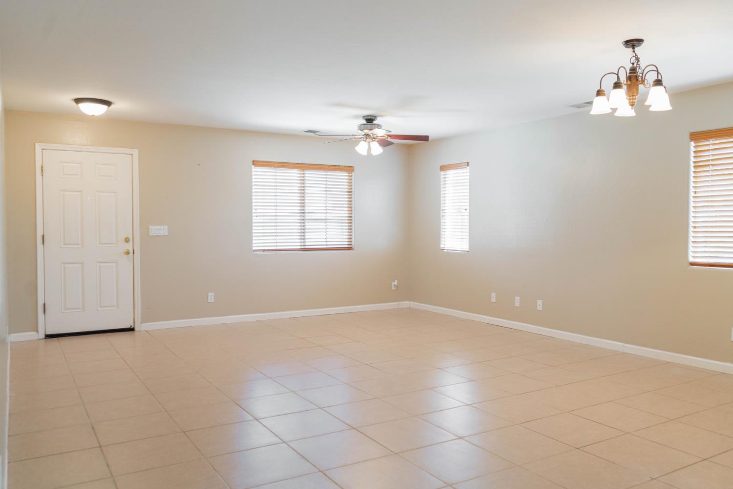 809 S Cypress Ave, Fresno, CA 93727
