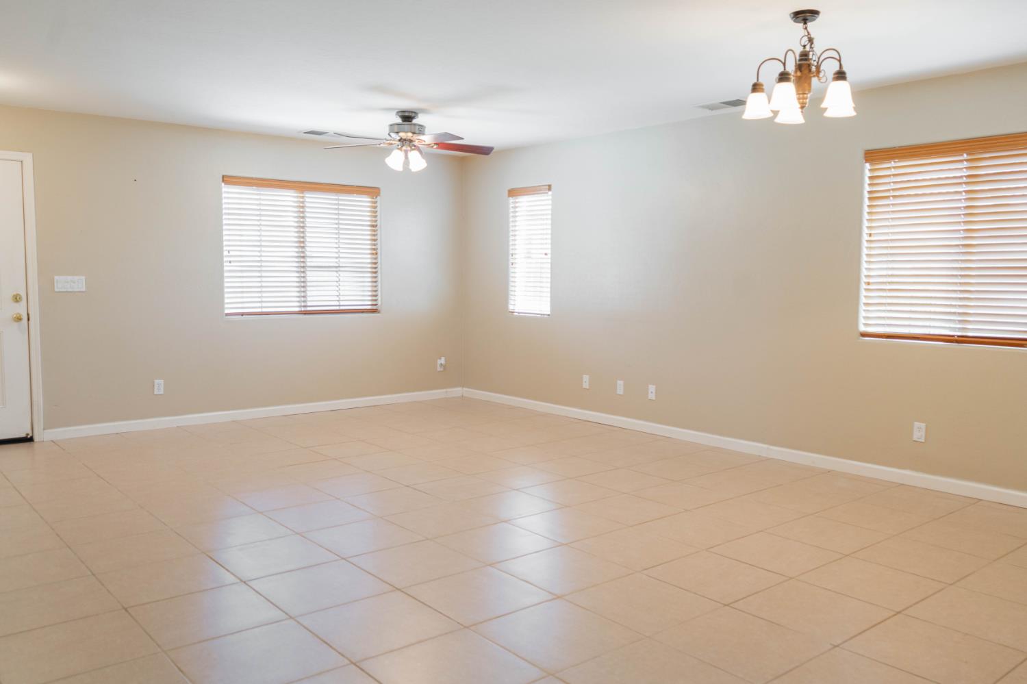 809 S Cypress Ave, Fresno, CA 93727