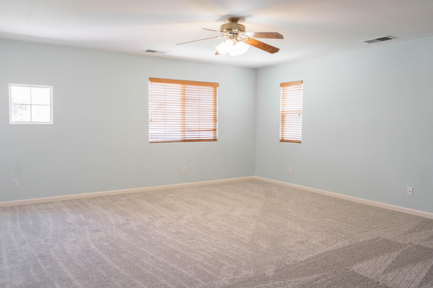 809 S Cypress Ave, Fresno, CA 93727