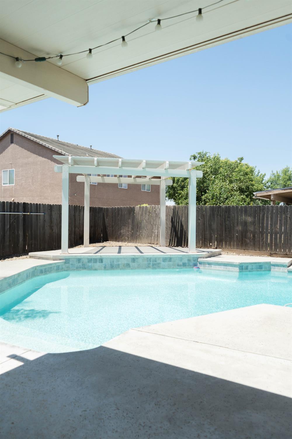 809 S Cypress Ave, Fresno, CA 93727