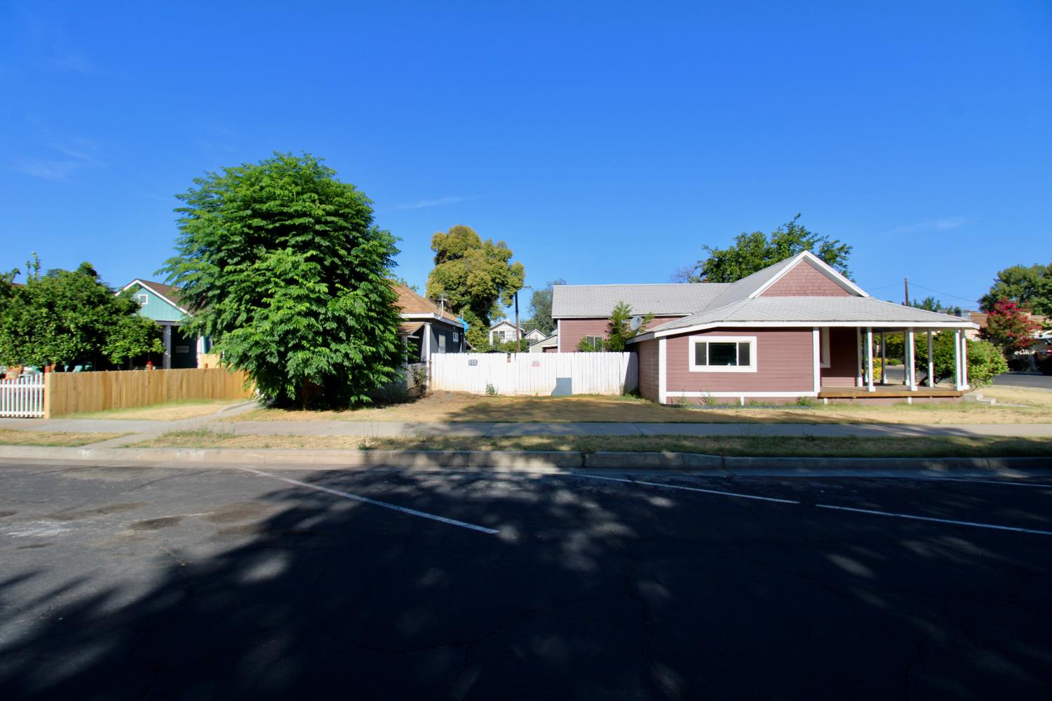 432 4th St, Clovis, CA 93612