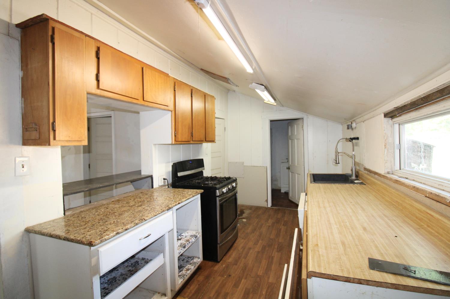 432 4th St, Clovis, CA 93612