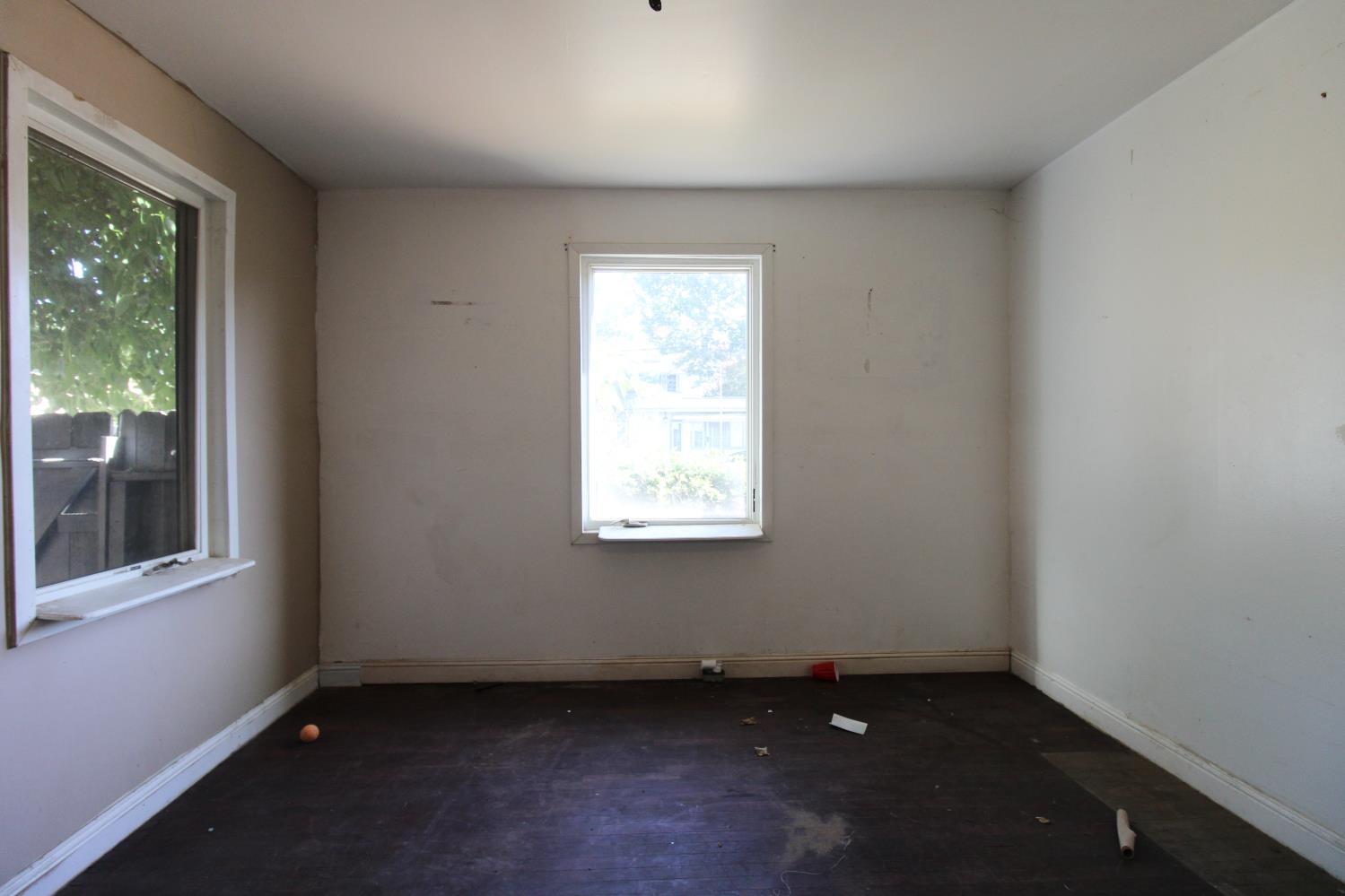 432 4th St, Clovis, CA 93612